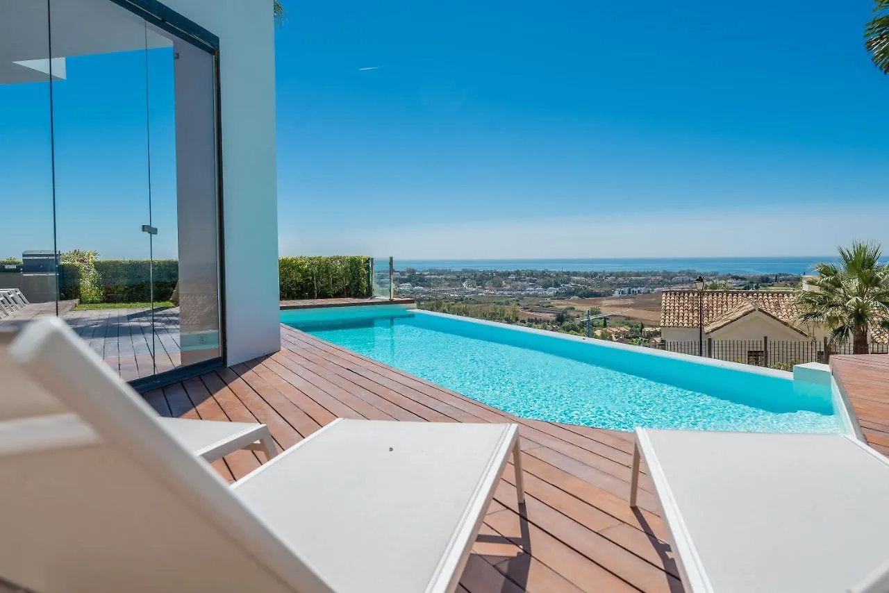 Villa Paraiso: Luxury Sea View Resort with Infinity Pool and Golf Estepona