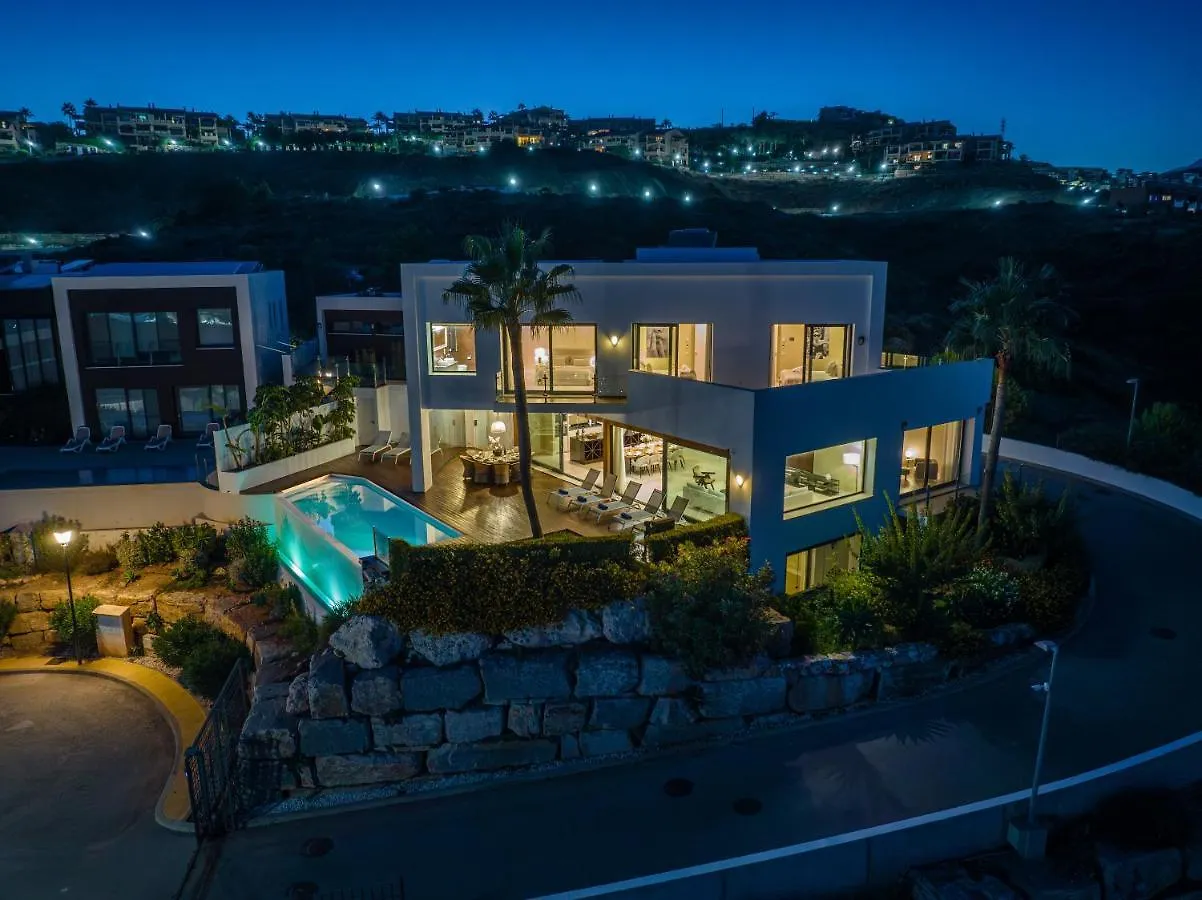 Villa Paraiso: Luxury Sea View Resort with Infinity Pool and Golf Estepona
