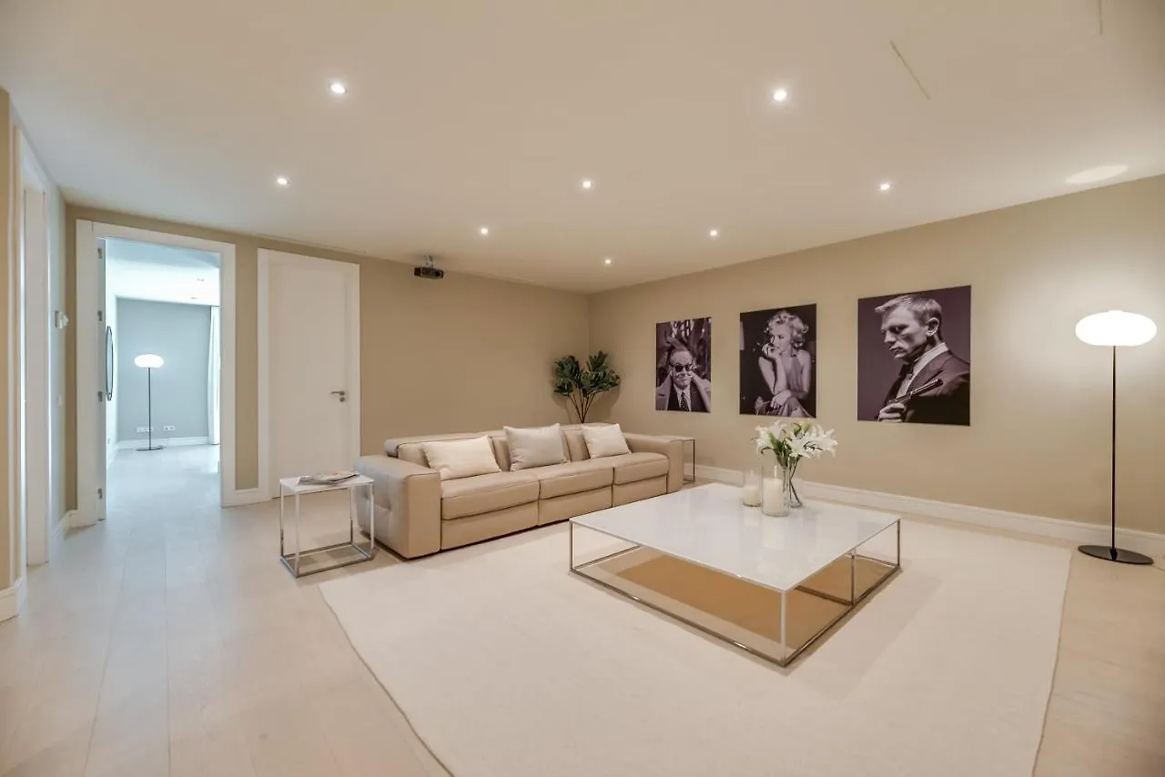 Villa Paraiso: Luxury Sea View Resort with Infinity Pool and Golf Estepona